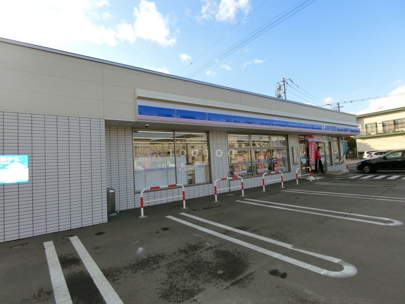 コンビニ　ローソン函館万代店（コンビニ）まで172m