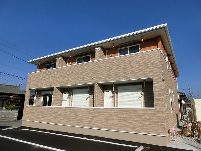 大牟田市大字草木のアパートの建物外観
