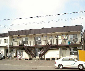 札幌市東区伏古九条のアパートの建物外観