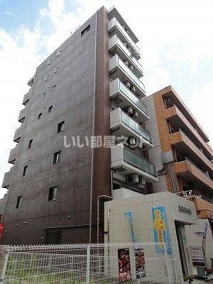 名古屋市北区黒川本通のマンションの建物外観