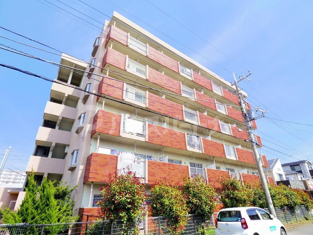 松戸市新松戸のマンションの建物外観