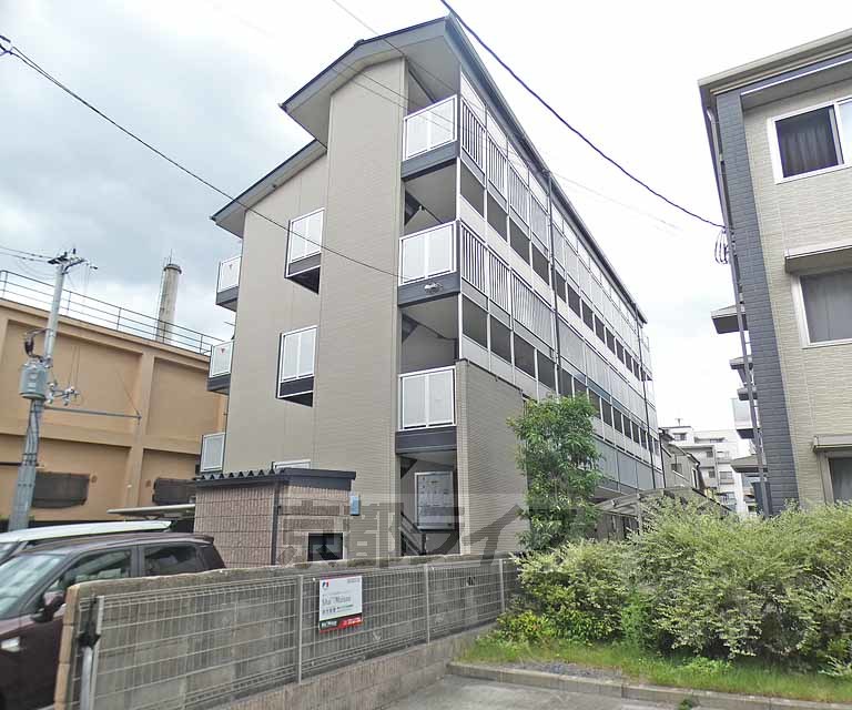 【京都市南区吉祥院里ノ内町のマンションの建物外観】