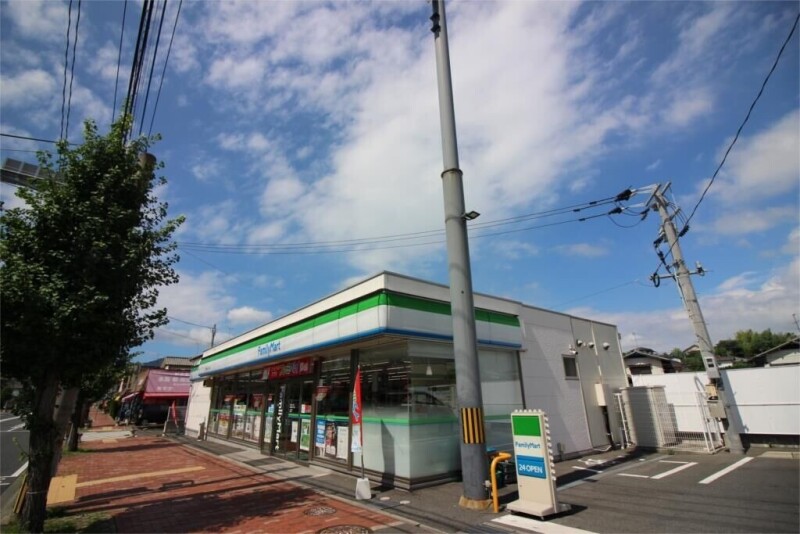 コンビニ　ファミリーマート宗像田久4丁目店（コンビニ）まで683m