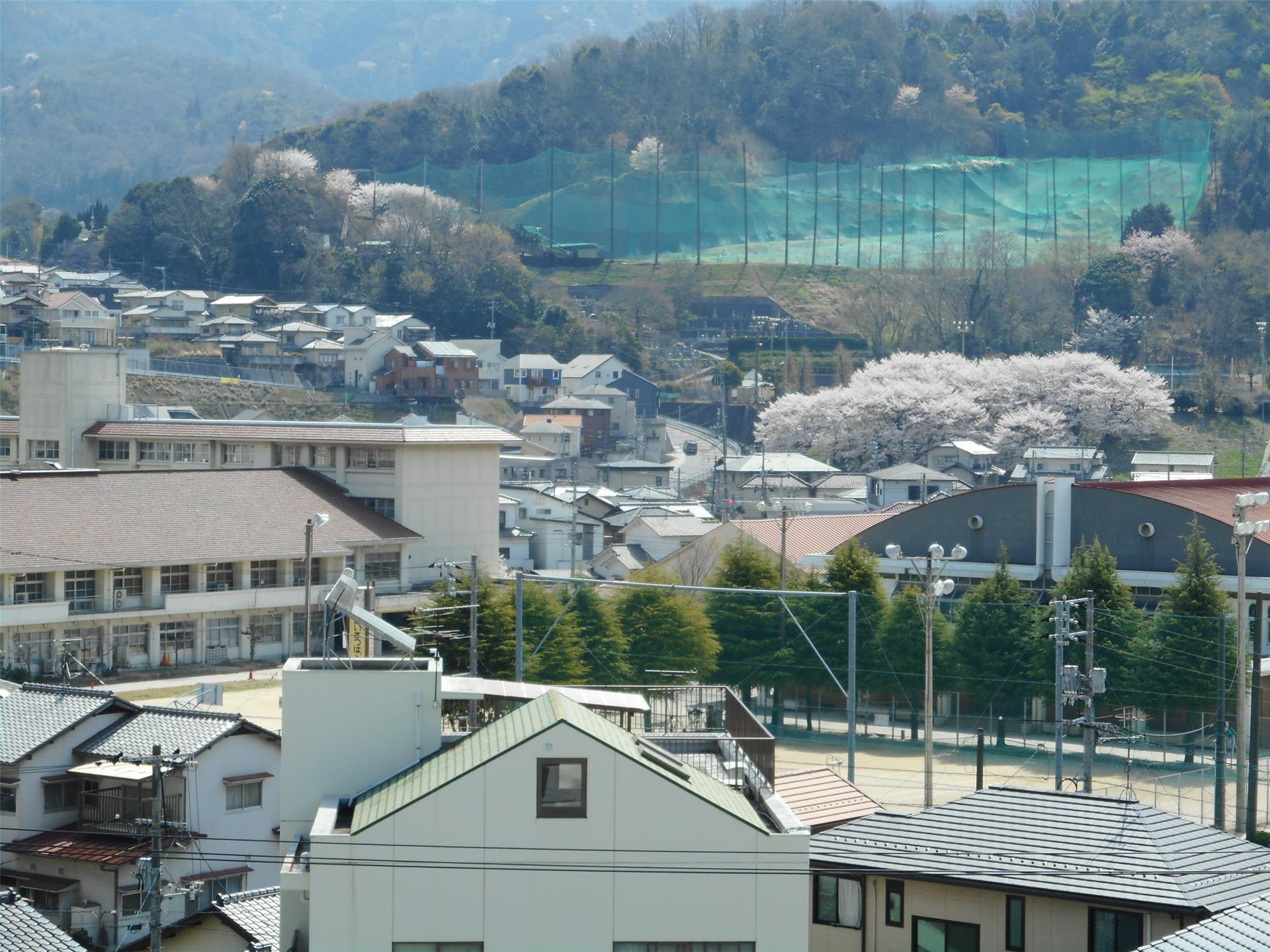 【安芸郡海田町稲葉のアパートの中学校】