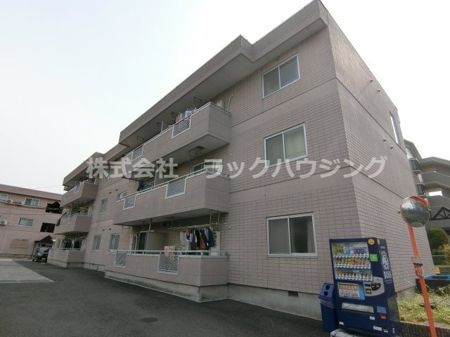 【寝屋川市堀溝のマンションの建物外観】