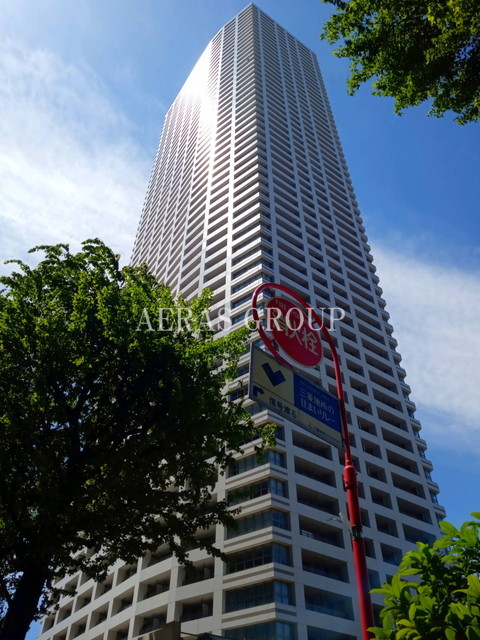 【ザ・パークハウス西新宿タワー60の建物外観】