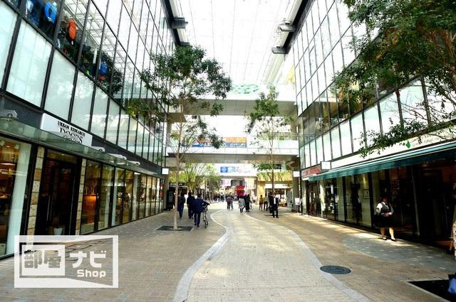 ドラックストア　パワードラッグワンズ瓦町店（ドラッグストア）まで576m