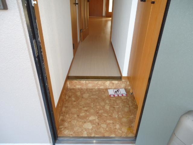 玄関　反転タイプのお写真です。