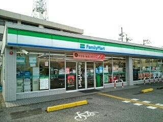 コンビニ　ファミリーマート 高知六泉寺店（コンビニ）まで449m