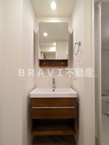 洗面設備　【セレニテ堺筋本町プリエ】スペースが確保できる洗面所です