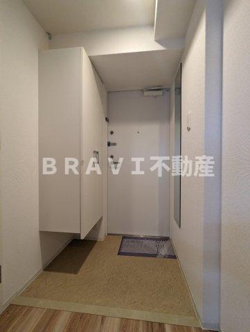 玄関　【セレニテ堺筋本町プリエ】シンプルで使いやすい玄関です