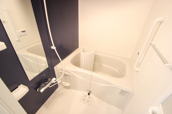 バス・シャワールーム　※別部屋の写真です