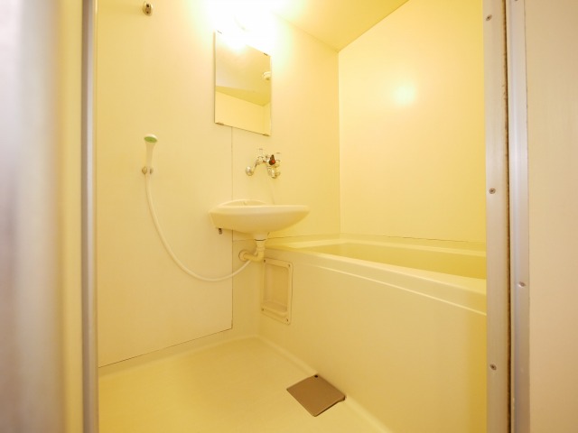 バス・シャワールーム　お風呂で日々の疲れを落としましょう