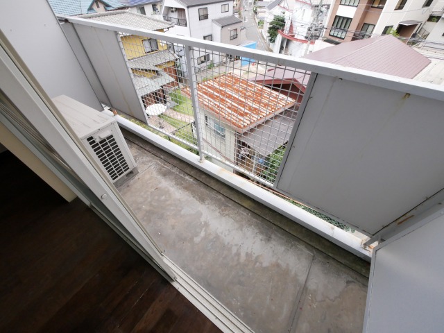 バルコニー　お洗濯にも便利なバルコニー付き