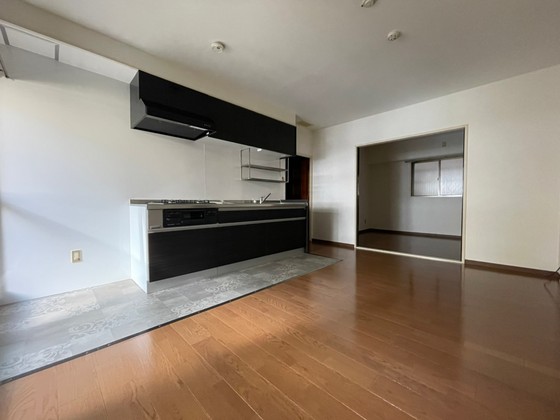 居室・リビング　※別号室のお写真です