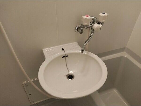 洗面設備　※別のお部屋の写真です