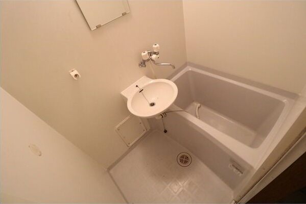 バス・シャワールーム　※別のお部屋の写真です