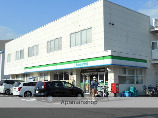 コンビニ　ファミリーマート（コンビニ）まで146m