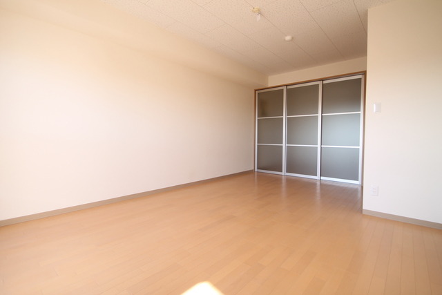 居室・リビング　洋室！