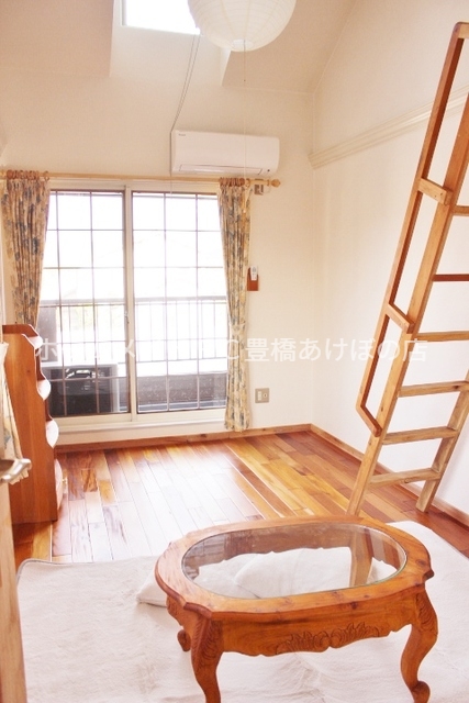 居室・リビング　同型別部屋写真