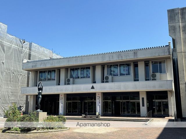 中学校　高陵中学校（中学校）まで1300m