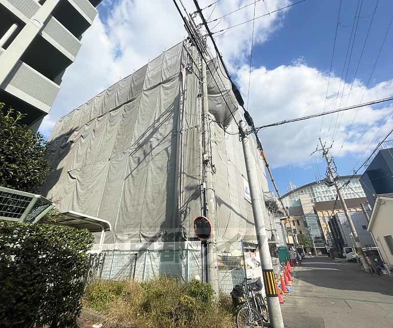 建物外観　・建築中