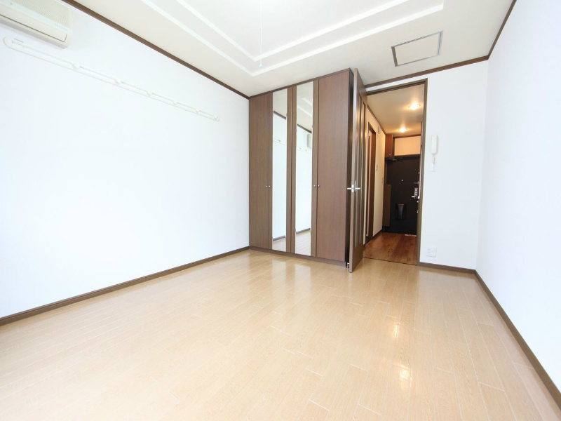 居室・リビング　洋室7.5帖　クローゼット付（収納充実してます）