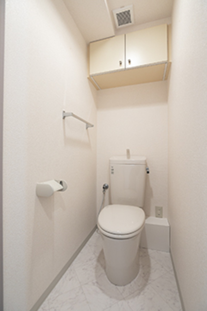トイレ　※写真は同タイプ住戸です。