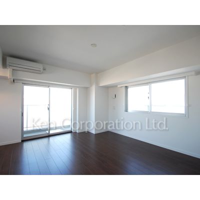 居室・リビング　同タイプ9階のお部屋を撮影。仕様が異なることがあります。