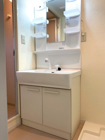 洗面設備　※同建物別部屋参考画像（107号室）