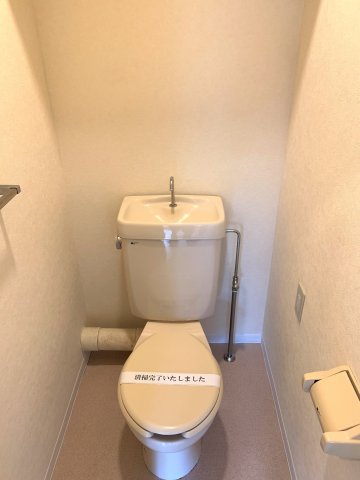 トイレ　※同建物別部屋参考画像（107号室）※温水洗浄便座設置予定
