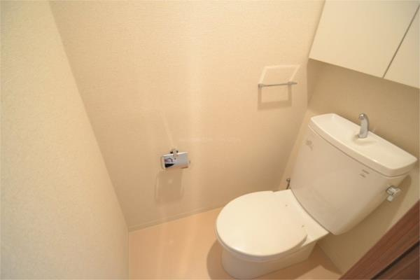 トイレ　※同仕様写真