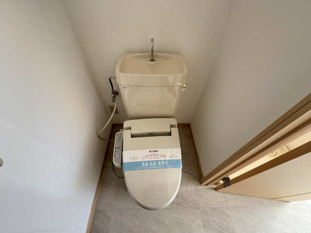 トイレ　ウォシュレット付