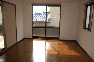 居室・リビング　別号室写真流用