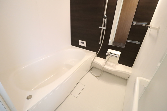 バス・シャワールーム　追い焚き給湯