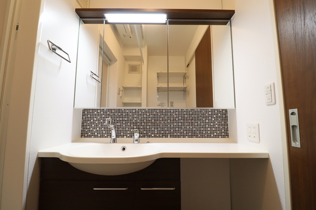 洗面設備　洗髪洗面化粧台