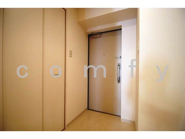 玄関　ダブルロックの玄関ドア