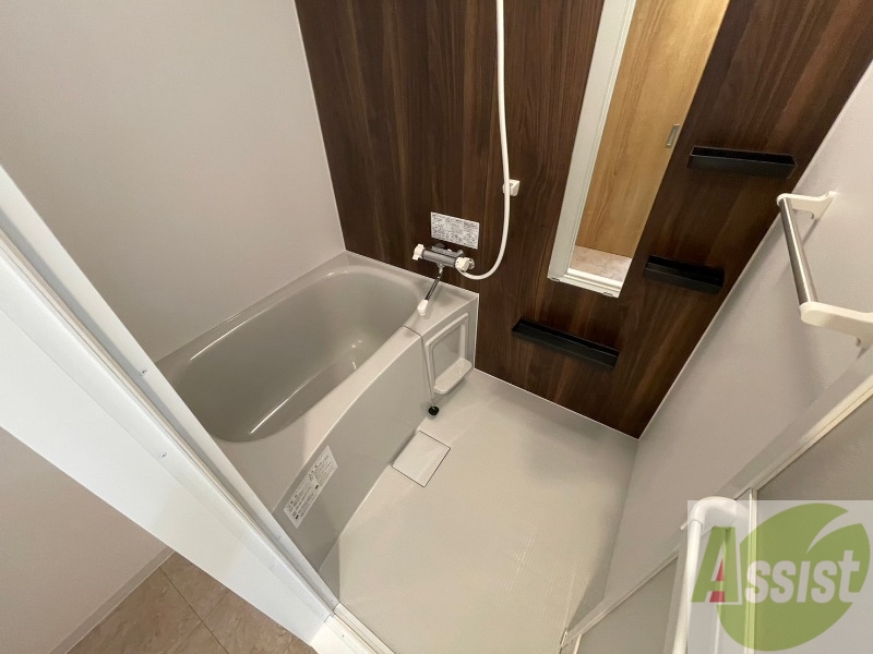 バス・シャワールーム　お風呂になります。一日の疲れを癒してくださいね。