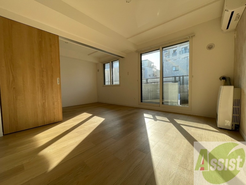 居室・リビング　広くてきれいなリビングです！快適に過ごせそうですね。