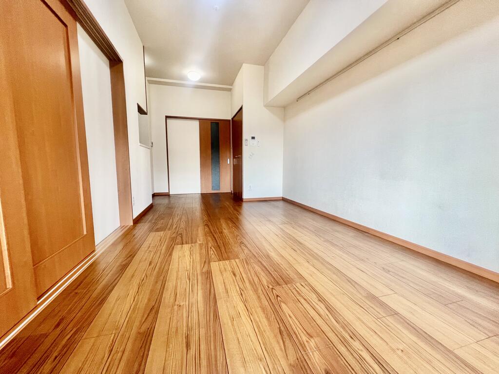 居室・リビング　※同物件、別号室の写真（現状優先）