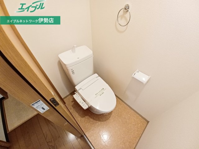 トイレ　同一物件別部屋の写真です