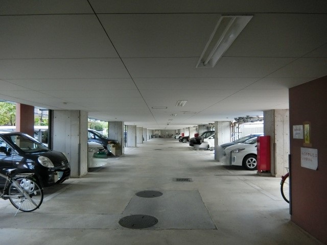 駐車場　駐車場