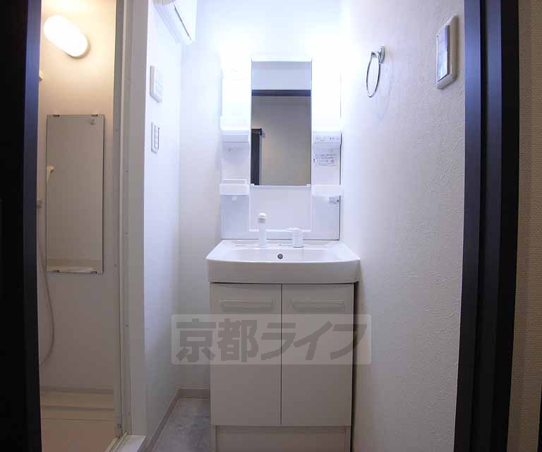 洗面設備　独立洗面台です。