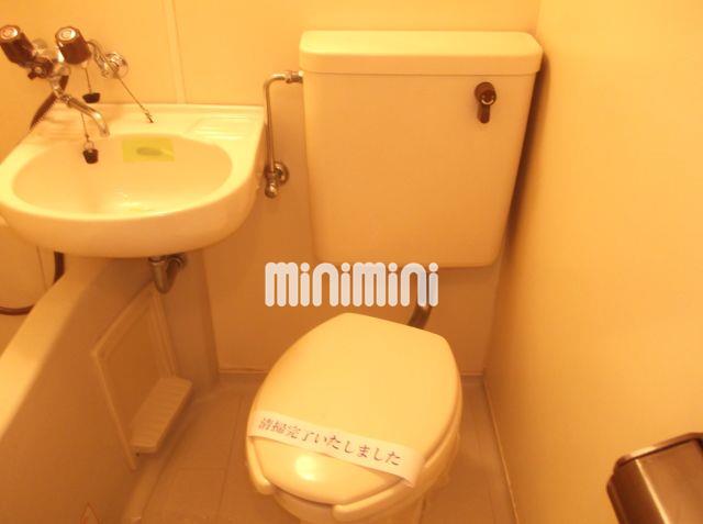 トイレ　清潔感のあるレストルーム