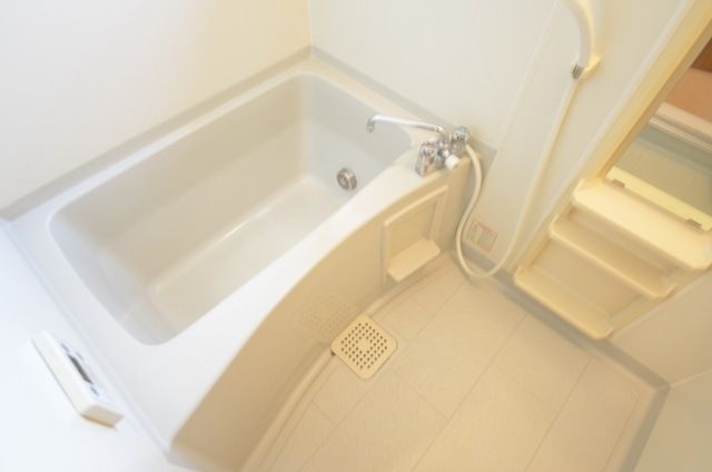 バス・シャワールーム　☆追焚きバス☆