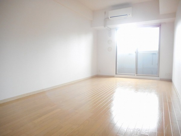 居室・リビング　明るい室内！