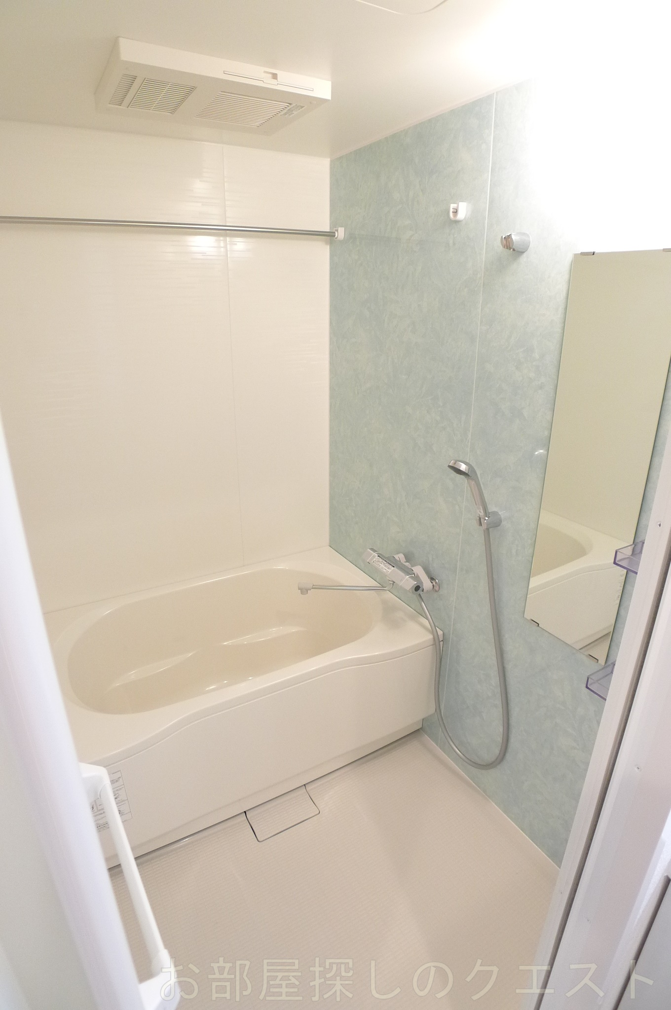 バス・シャワールーム　（写真は同タイプ反転）