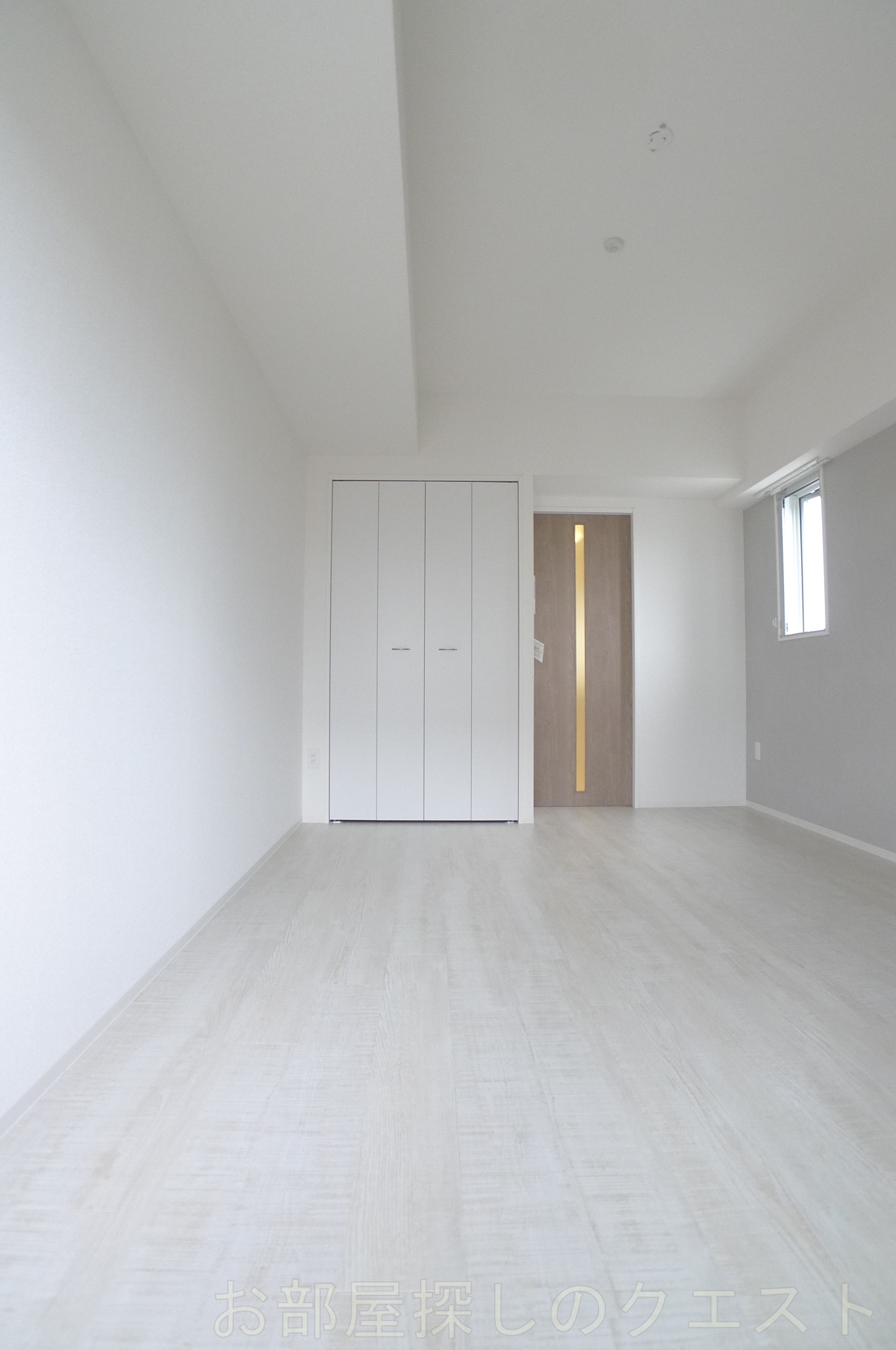 居室・リビング　（写真は同タイプ反転）