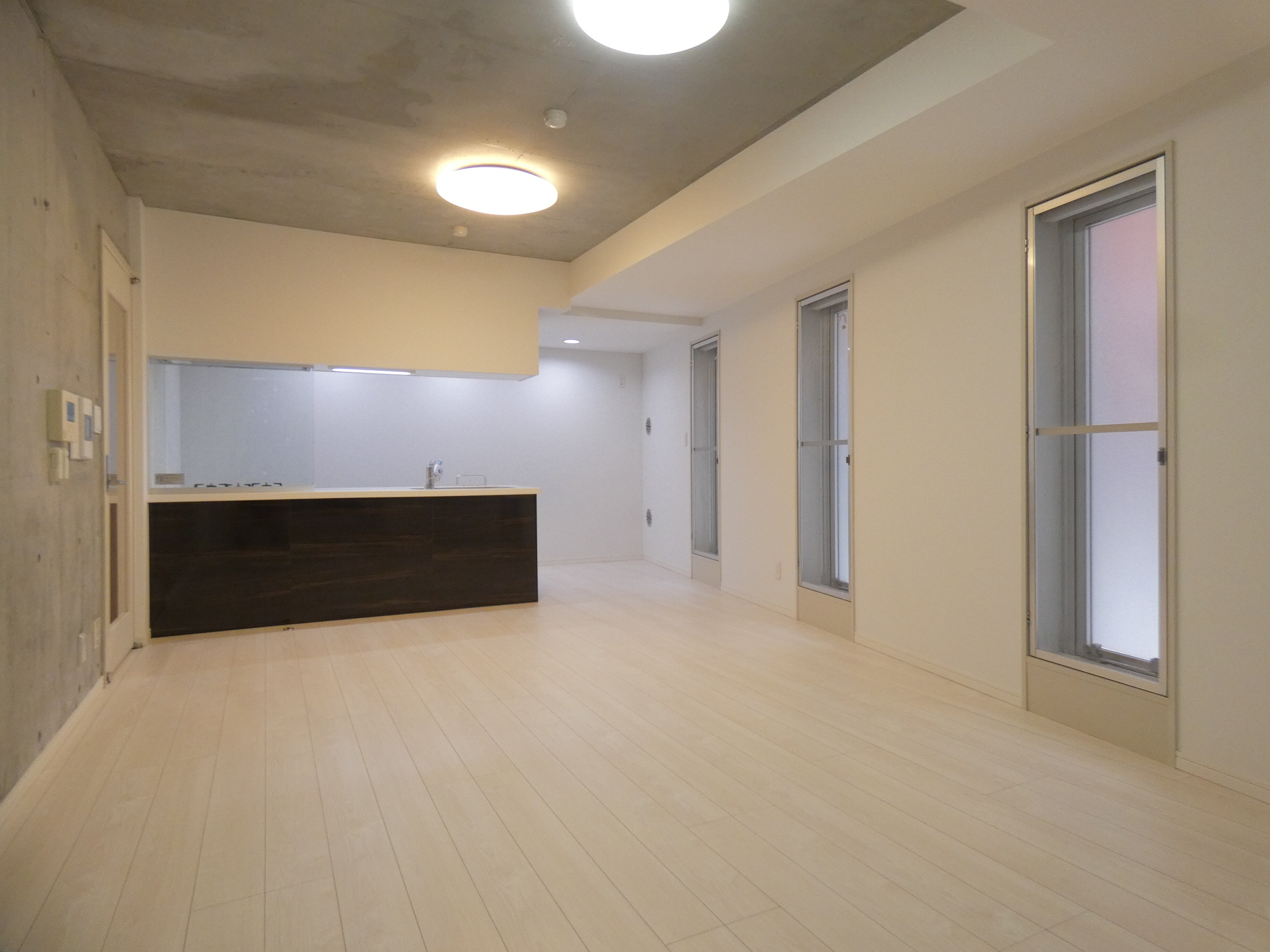 居室・リビング　内観1