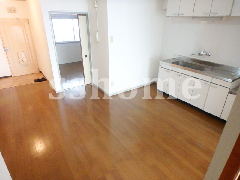 居室・リビング　窓があり明るいお部屋です☆